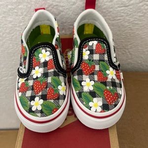 Strawberries gingham toddler vans